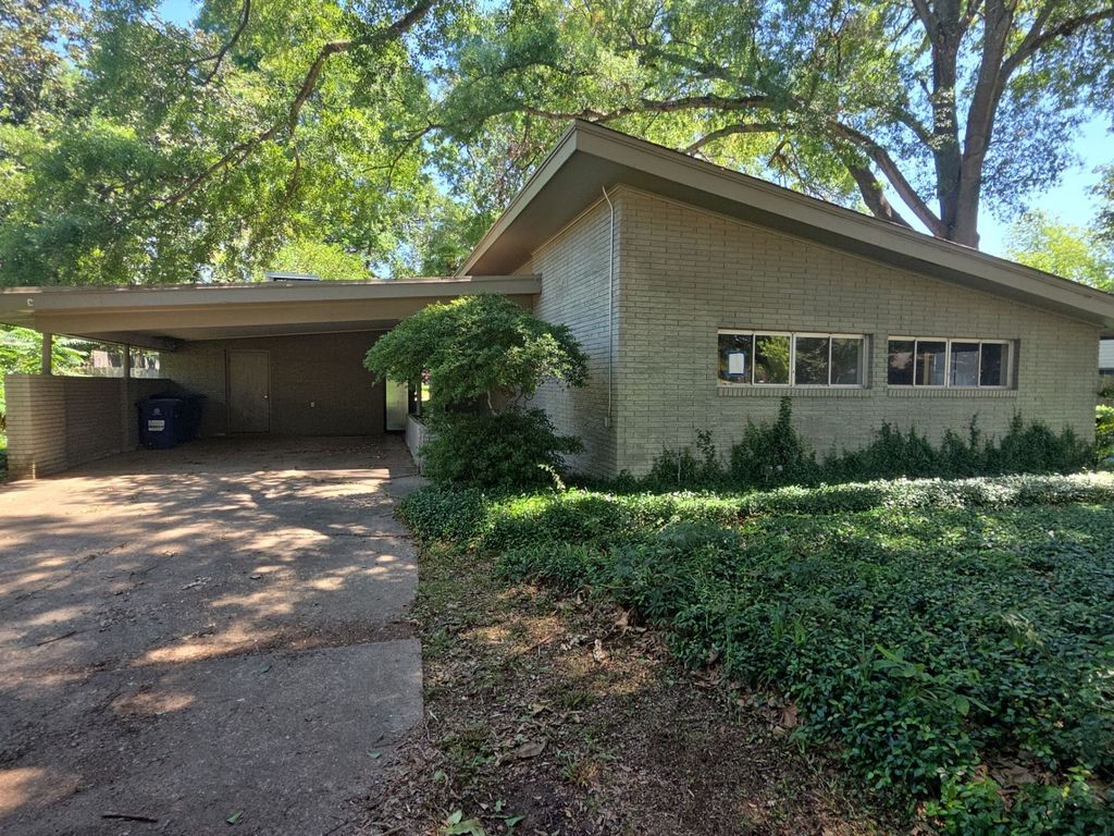 4643 FERN, Shreveport, LA 71105