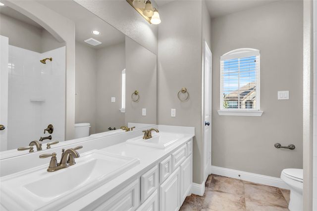 405 Calvert Drive, Midlothian, TX 76065