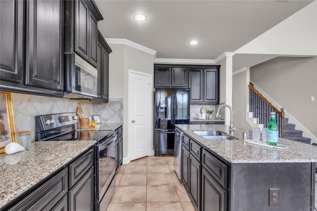 405 Calvert Drive, Midlothian, TX 76065