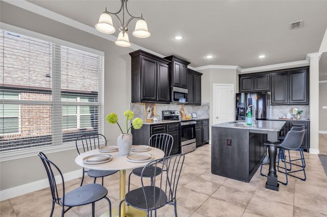 405 Calvert Drive, Midlothian, TX 76065