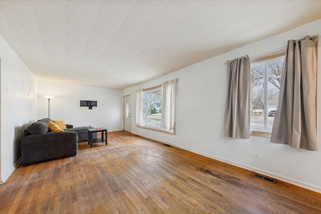 360 N Lincoln Avenue, Villa Park, IL 60181