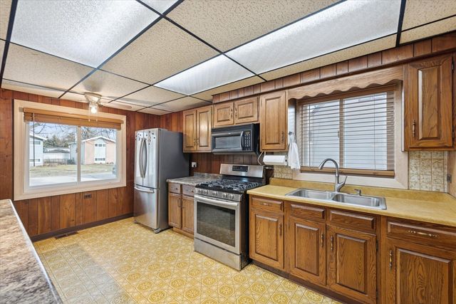 360 N Lincoln Avenue, Villa Park, IL 60181