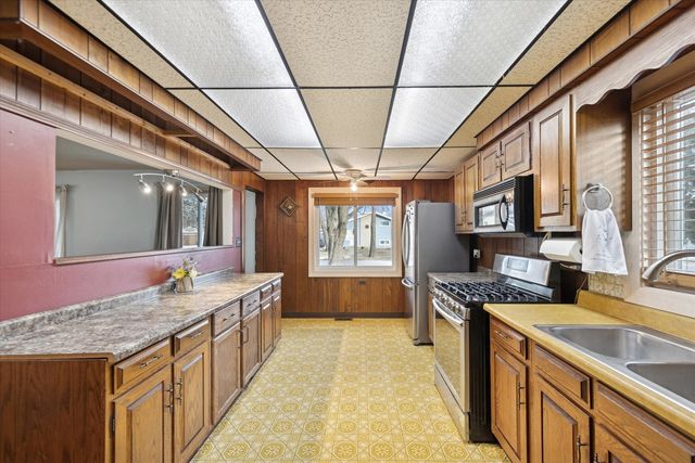 360 N Lincoln Avenue, Villa Park, IL 60181