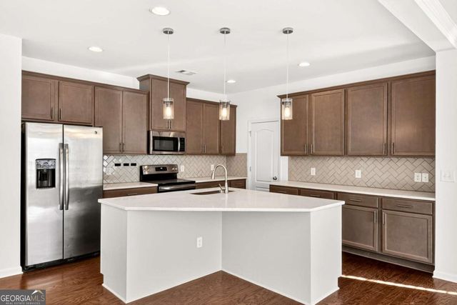 7789 Rutgers Circle, Fairburn, GA 30213