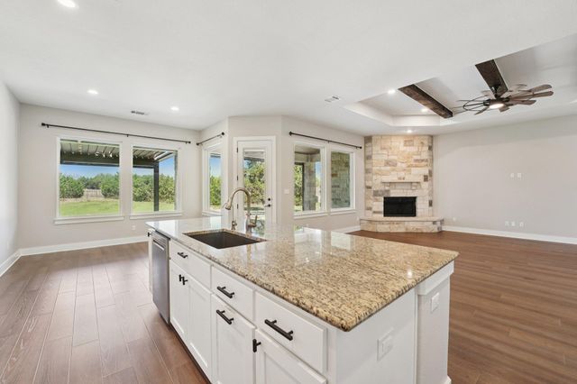 124 Sunrise CIR, Liberty Hill, TX 78642