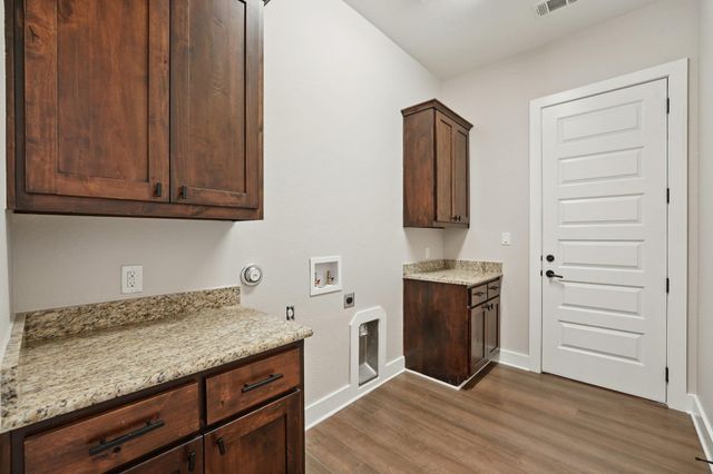 124 Sunrise CIR, Liberty Hill, TX 78642