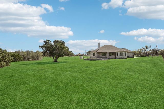 124 Sunrise CIR, Liberty Hill, TX 78642