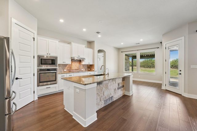 124 Sunrise CIR, Liberty Hill, TX 78642