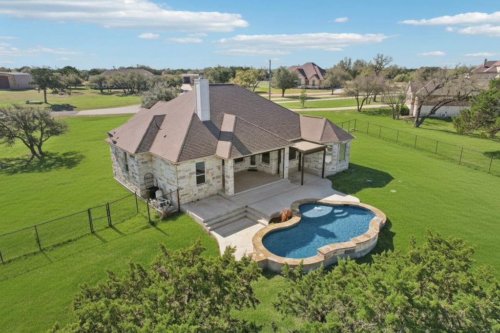 124 Sunrise CIR, Liberty Hill, TX 78642