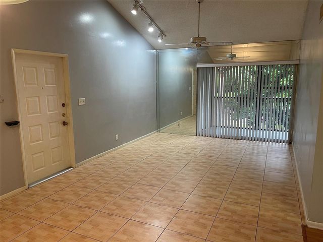 3083 N Oakland Forest Drive 308, Oakland Park, FL 33309