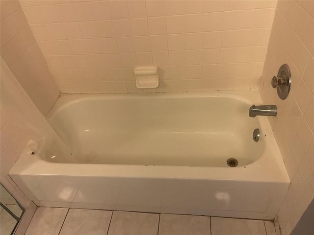 3083 N Oakland Forest Drive 308, Oakland Park, FL 33309