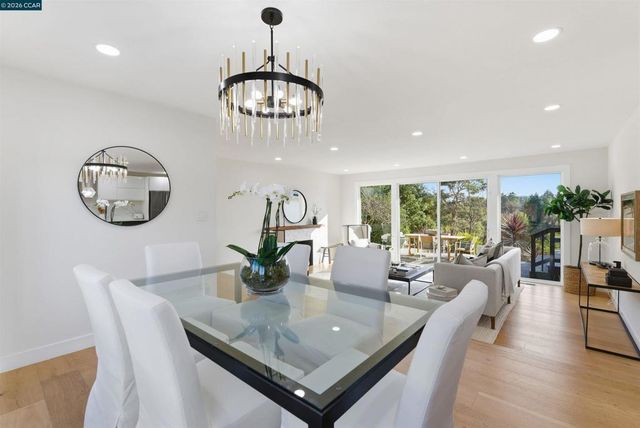 89 Greenfield Dr, Moraga, CA 94556