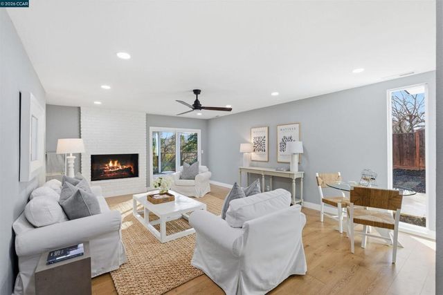 89 Greenfield Dr, Moraga, CA 94556