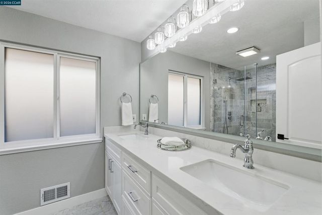 89 Greenfield Dr, Moraga, CA 94556