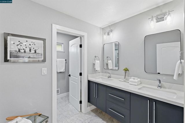 89 Greenfield Dr, Moraga, CA 94556