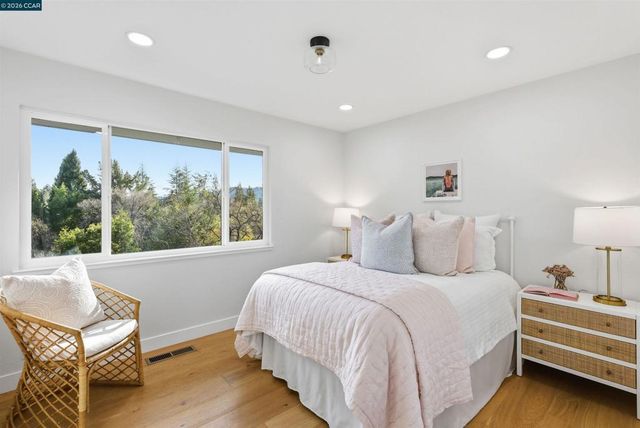 89 Greenfield Dr, Moraga, CA 94556