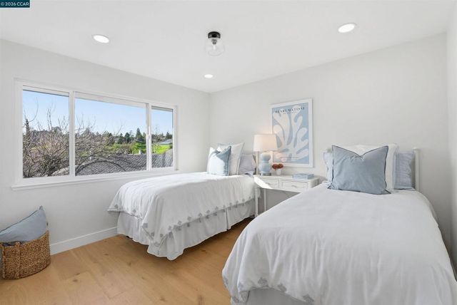 89 Greenfield Dr, Moraga, CA 94556