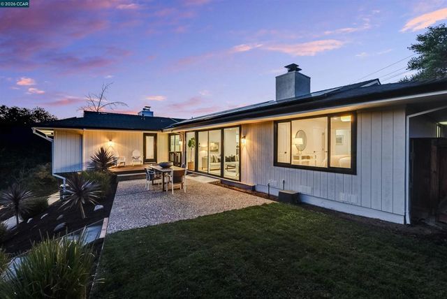 89 Greenfield Dr, Moraga, CA 94556