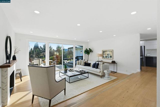 89 Greenfield Dr, Moraga, CA 94556