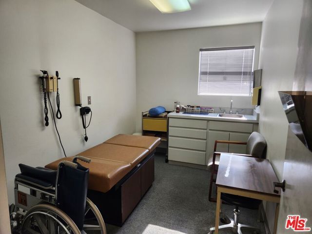 655 E Queen Street, Inglewood, CA 90301