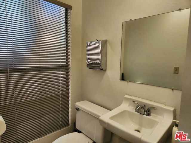 655 E Queen Street, Inglewood, CA 90301