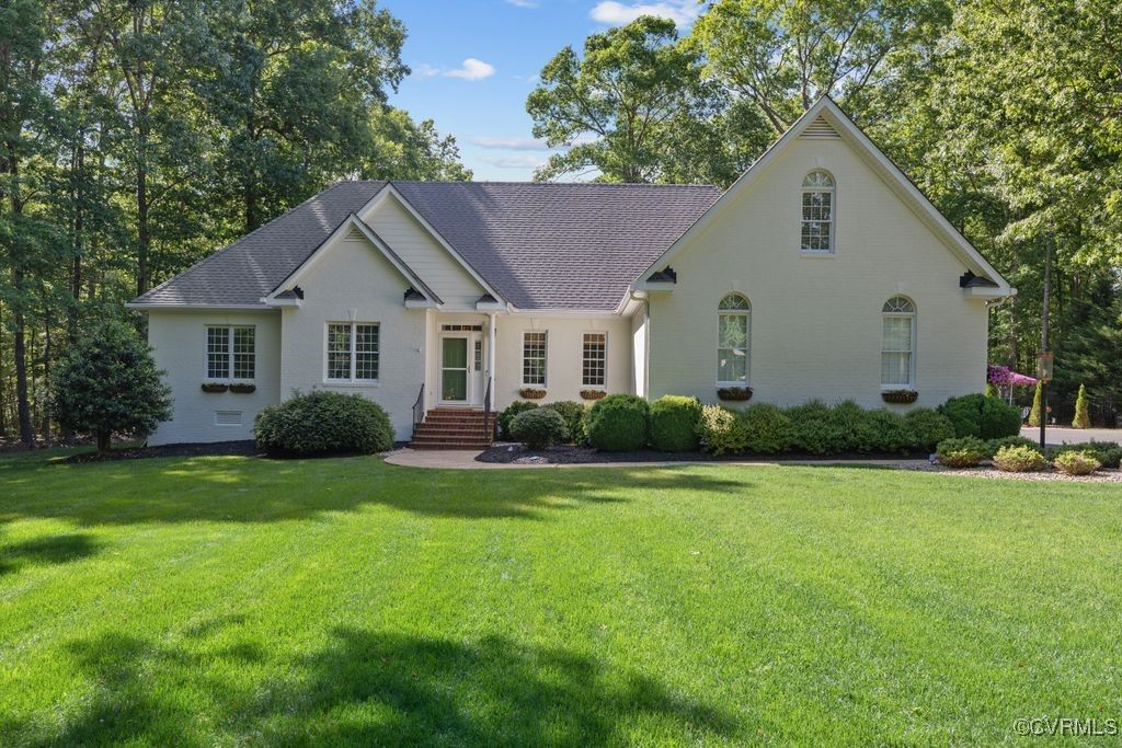 2951 W Maple Grove Ln, Powhatan, VA 23139
