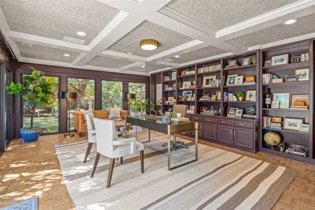5849 Merrymount Road, Westover Hills, TX 76107