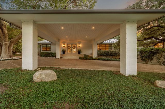 5849 Merrymount Road, Westover Hills, TX 76107