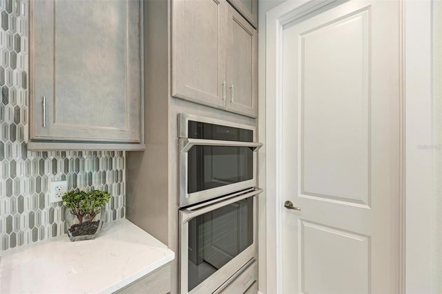 6013 WHITE MANGROVE LANE, Bradenton, FL 34210