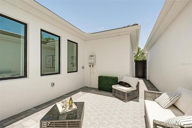 6013 WHITE MANGROVE LANE, Bradenton, FL 34210