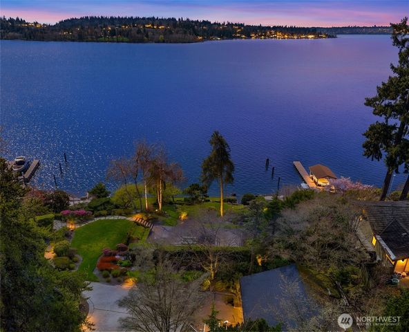 903 Shoreland Drive SE, Bellevue, WA 98004