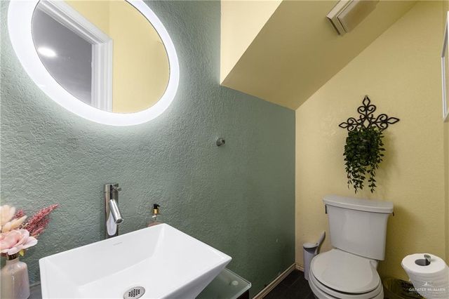 7112 N 15th Street, Mcallen, TX 78504