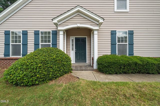 101 Courts Garden Way, Cary, NC 27513