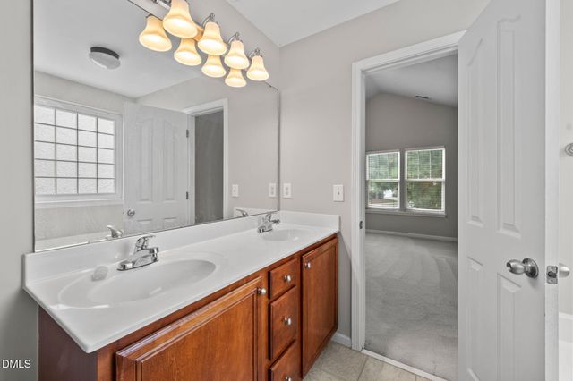 101 Courts Garden Way, Cary, NC 27513