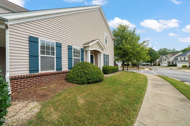 101 Courts Garden Way, Cary, NC 27513