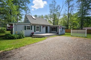 133 Lakeview Rd, Shutesbury, MA 01072