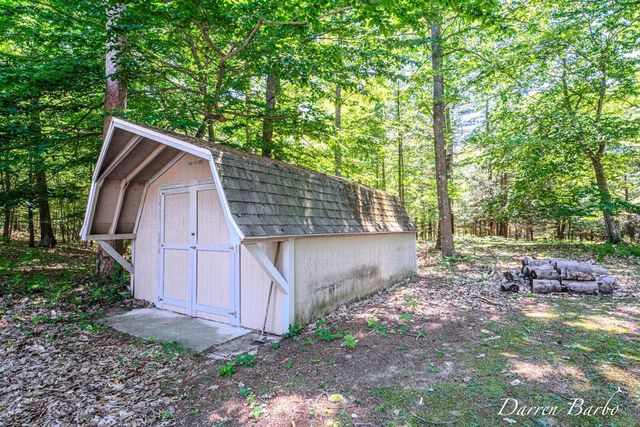 4561 N Pine Avenue, Mears, MI 49436