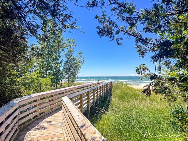 4561 N Pine Avenue, Mears, MI 49436