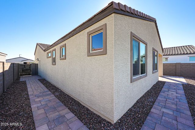 18062 W AMBER RIDGE Way, Goodyear, AZ 85338