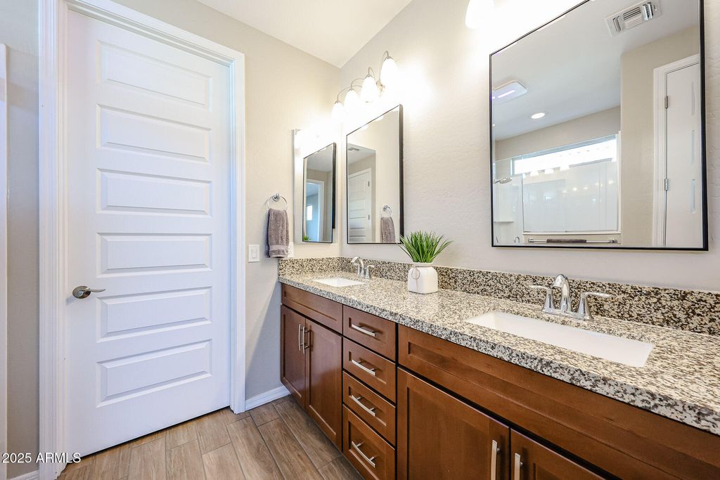 Image 22 of property listing at 18062 W AMBER RIDGE Way, Goodyear, AZ 85338