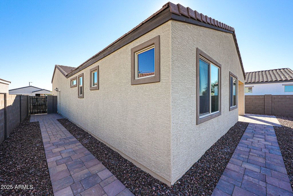 Image 36 of property listing at 18062 W AMBER RIDGE Way, Goodyear, AZ 85338