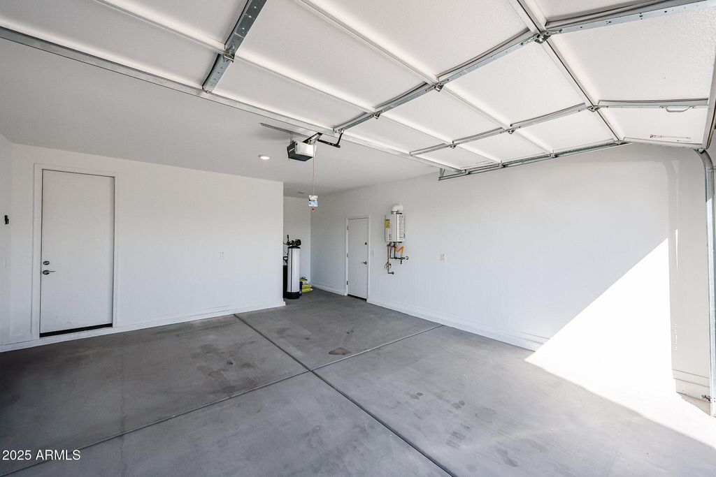 Image 42 of property listing at 18062 W AMBER RIDGE Way, Goodyear, AZ 85338