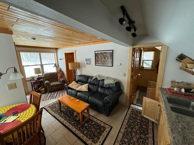 74129 8th Avenue, South Haven, MI 49090