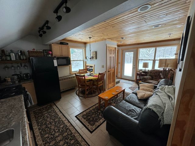 74129 8th Avenue, South Haven, MI 49090