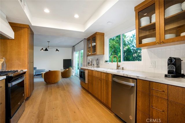 4828 Regalo, Woodland Hills, CA 91364