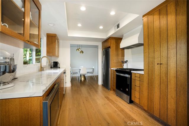 4828 Regalo, Woodland Hills, CA 91364