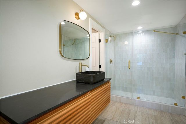 4828 Regalo, Woodland Hills, CA 91364