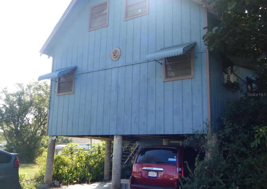 Image 6 of property listing at 4018 SE 27TH STREET, Okeechobee, FL 34974