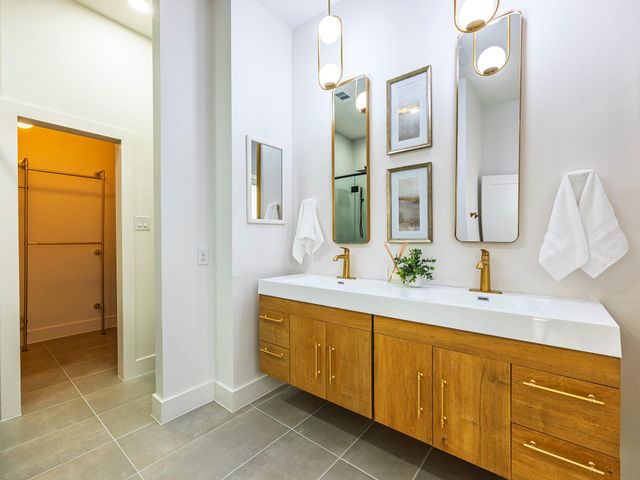 8111 Elkhorn Mountain TRL, Austin, TX 78729