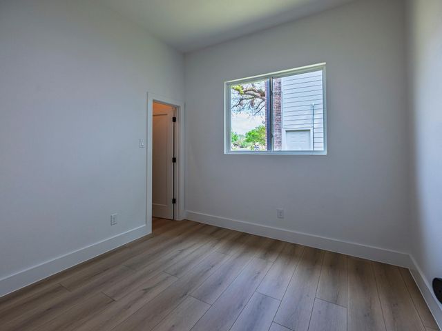 8111 Elkhorn Mountain TRL, Austin, TX 78729